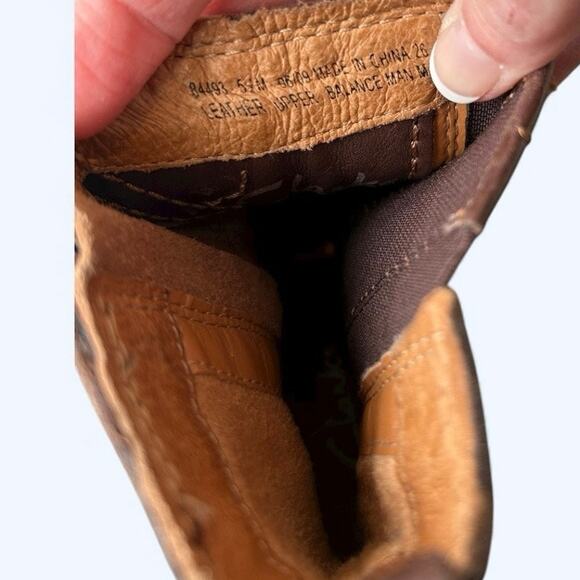 Clarks Artisan Brown Leather Ankle Chelsea Boots Women's size 8.5 M Gorpcore - Picture 8 of 11